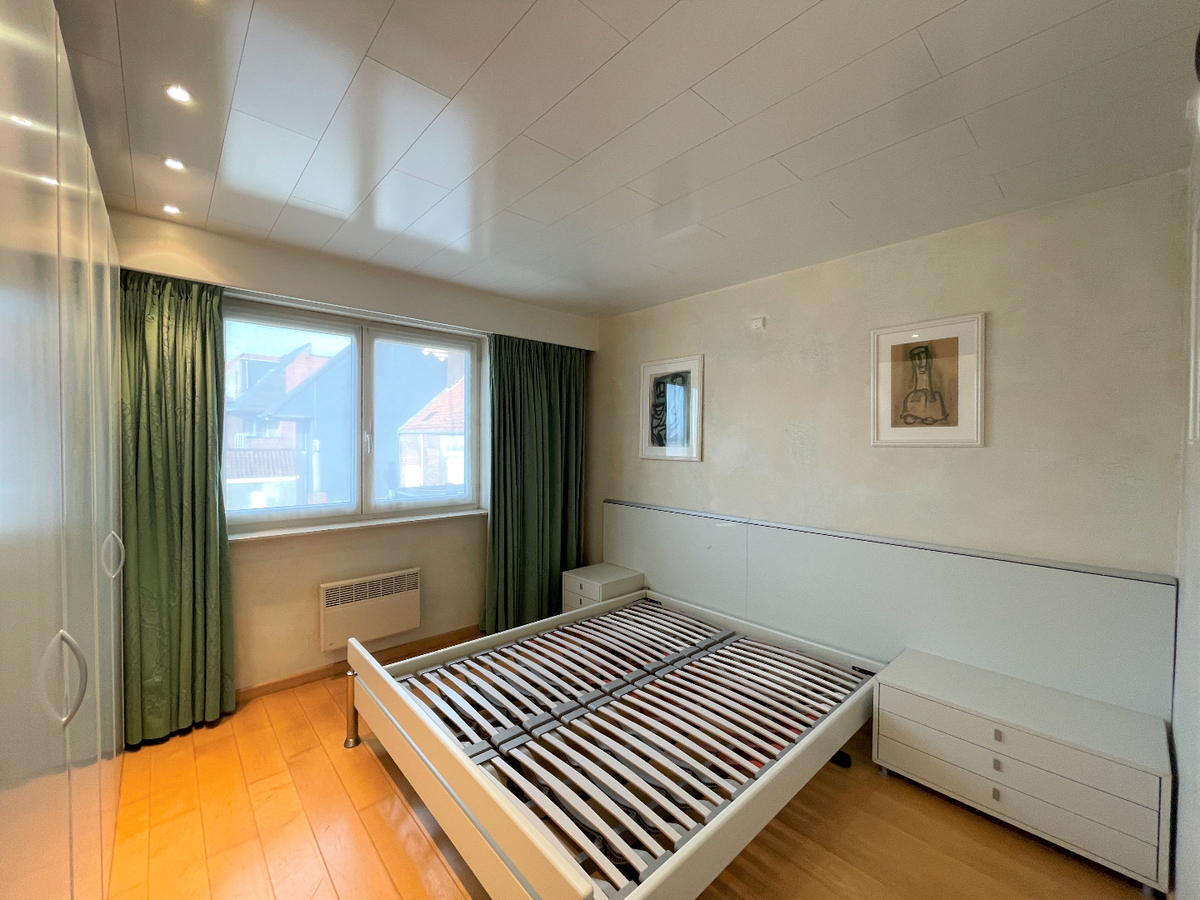 Ruim appartement met twee slaapkamers en garage te centrum Roeselare 