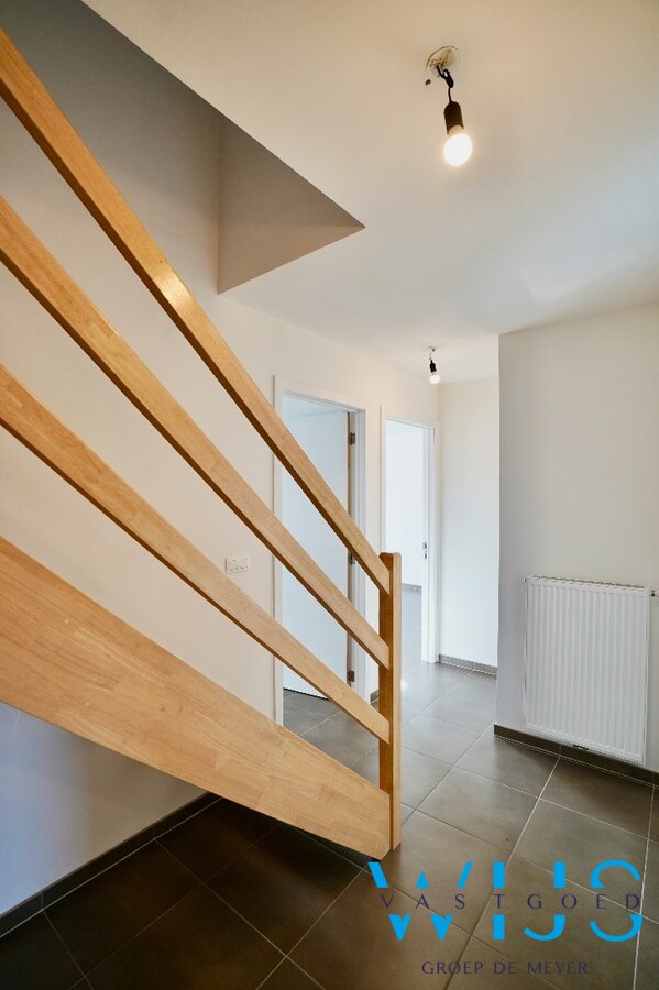 Recent duplexappartement met zeer aangenaam terras te Ertvelde ! 