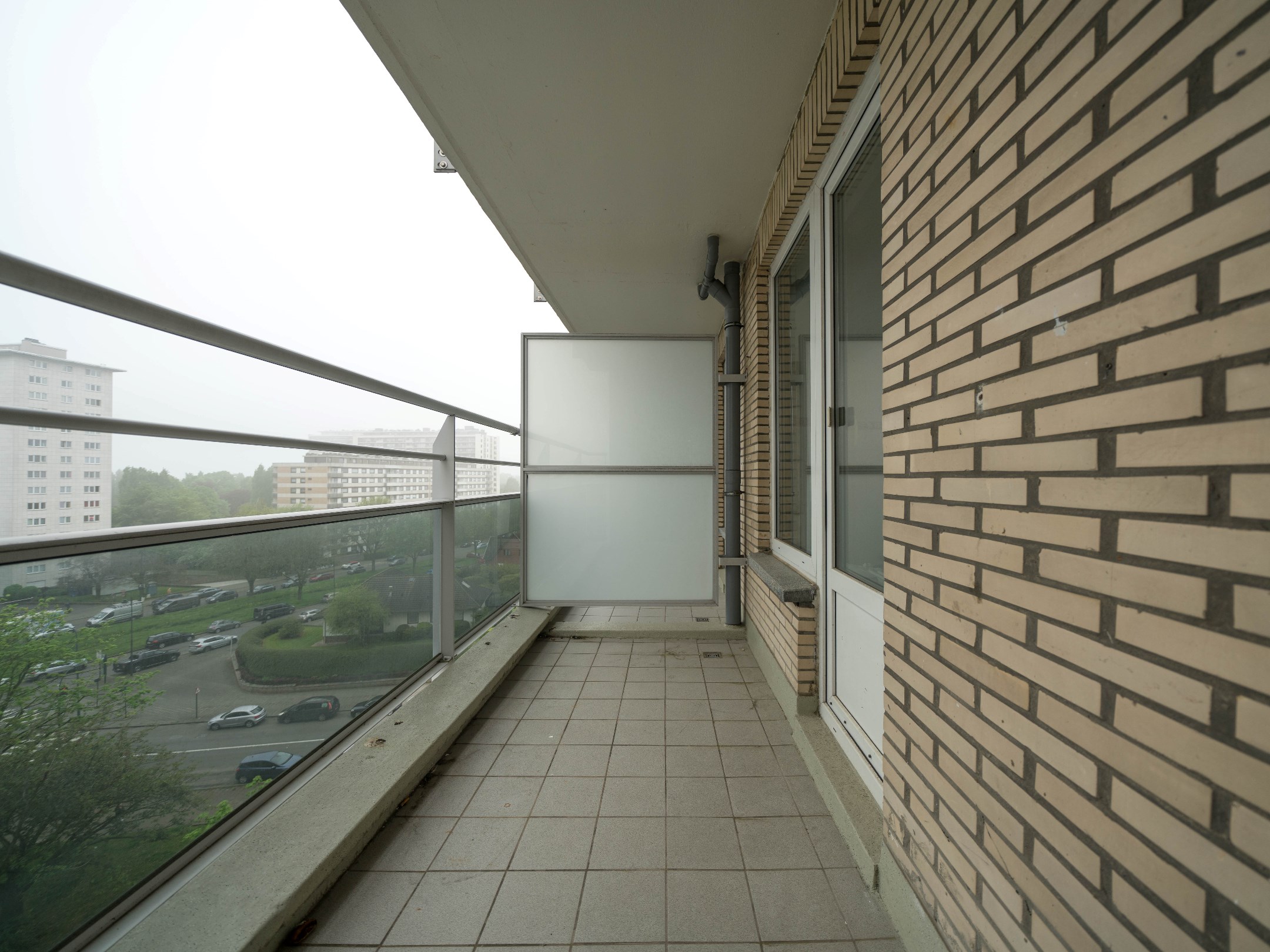 Lichtrijk appartement met 2 kamers en garagebox 