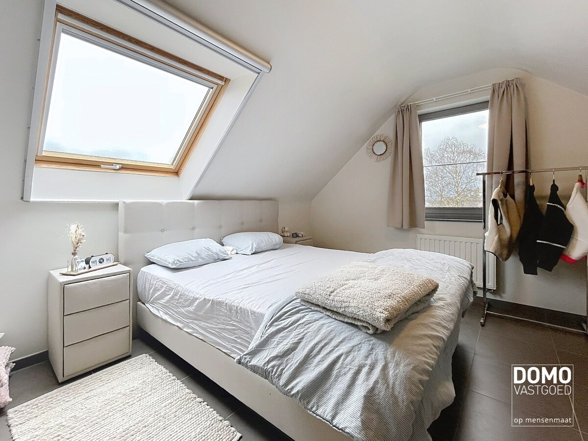 Instapklare en zeer ruime woning te Kuringen. 