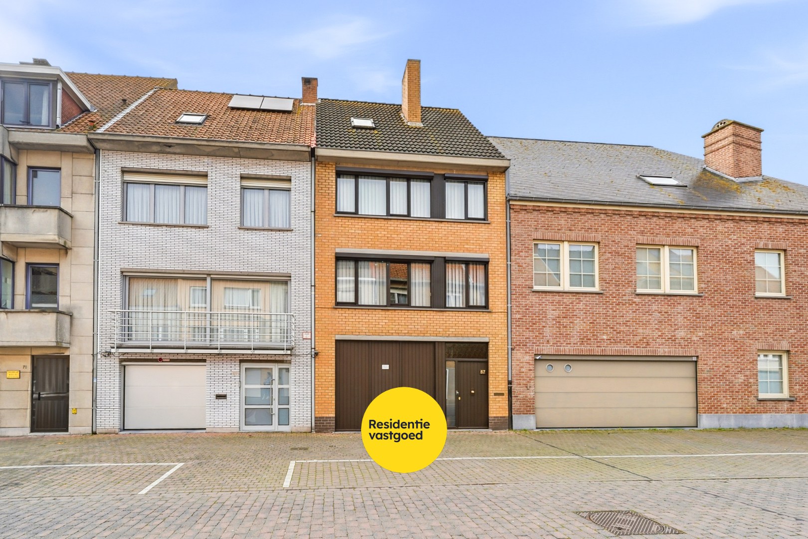 Ruime bel-etage met grote garage en 3 slaapkamers 