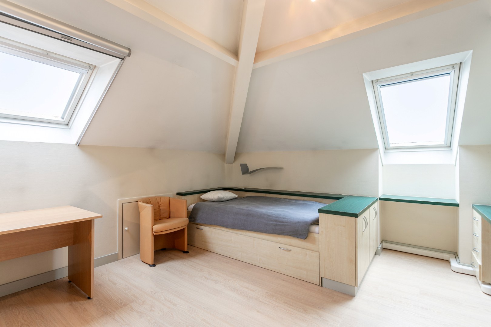 Instapklare villa te Heikruis, 4 slpks, bureau, dubbele garage en ruime tuin 