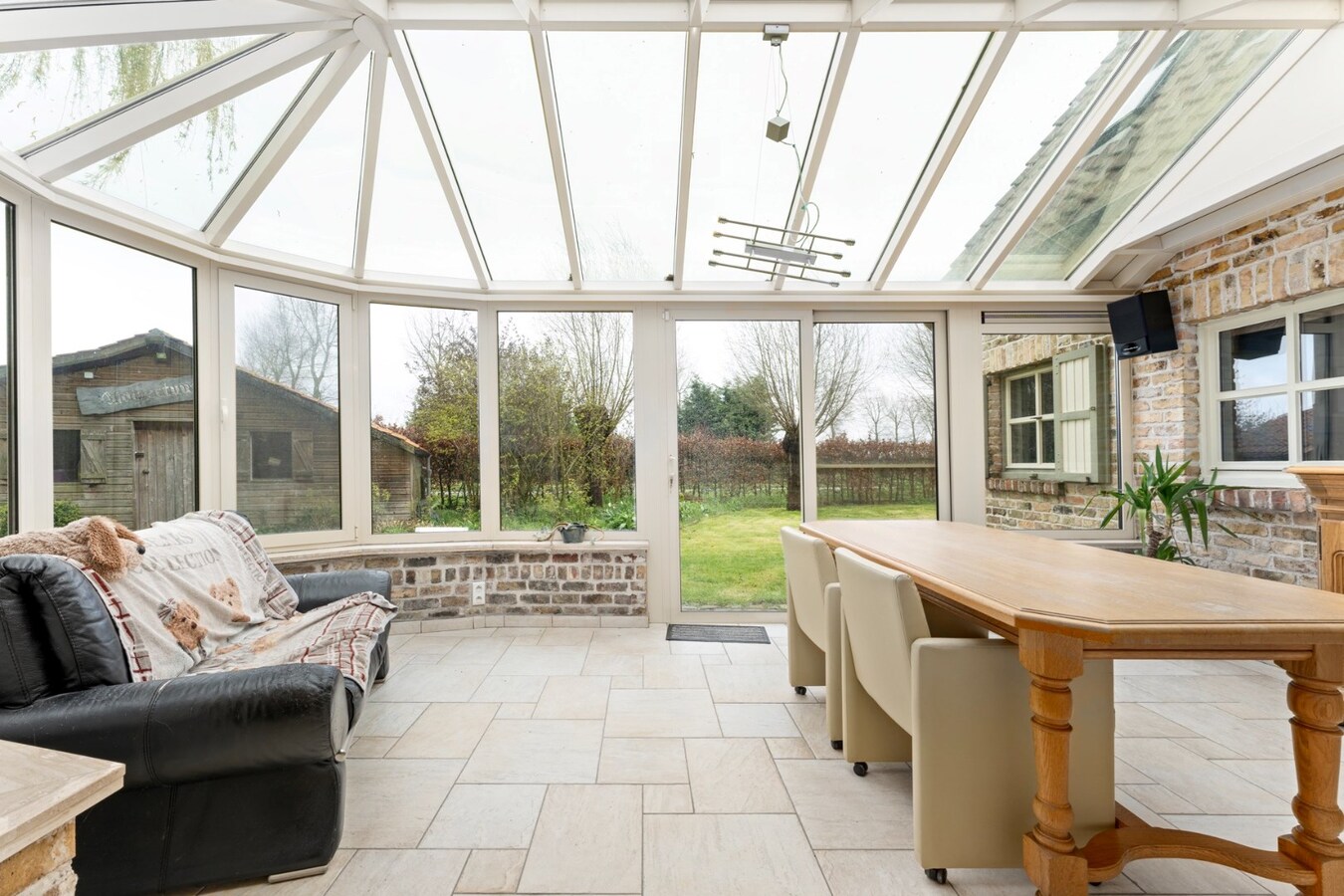 Woning met 4 slaapkamers en grote tuin te Koekelare 