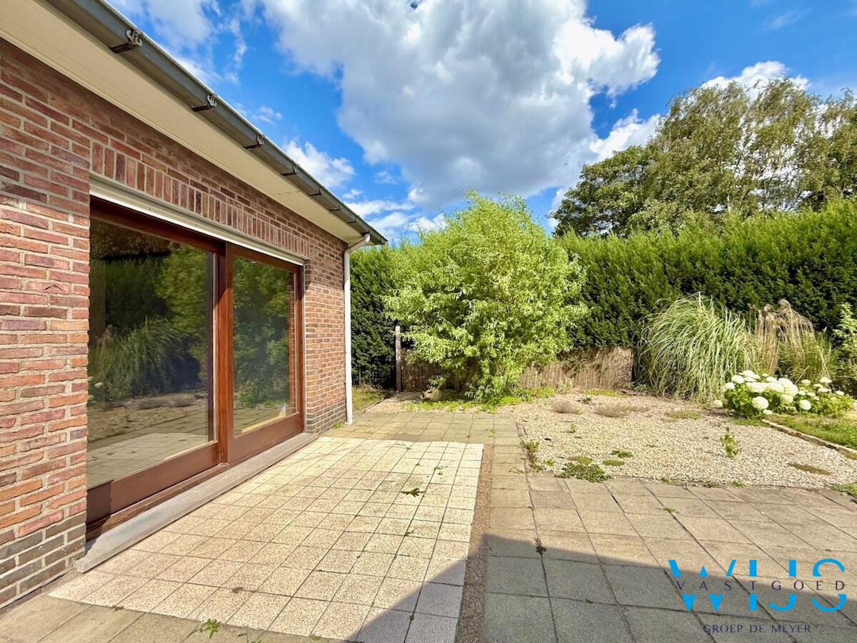 Zeer mooie bungalow op 930m² in Ertvelde 