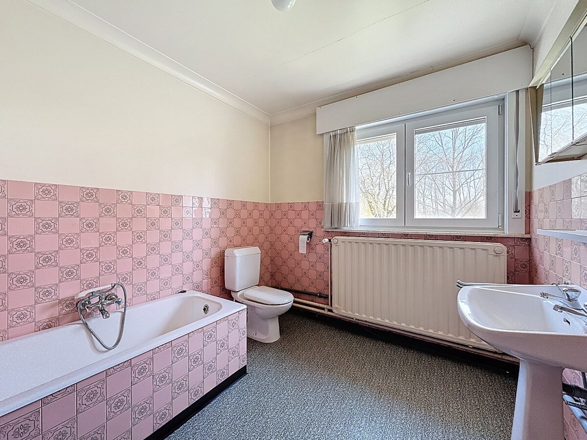 Sixties villa met opslagruimte/garage en zicht op Cotthem 