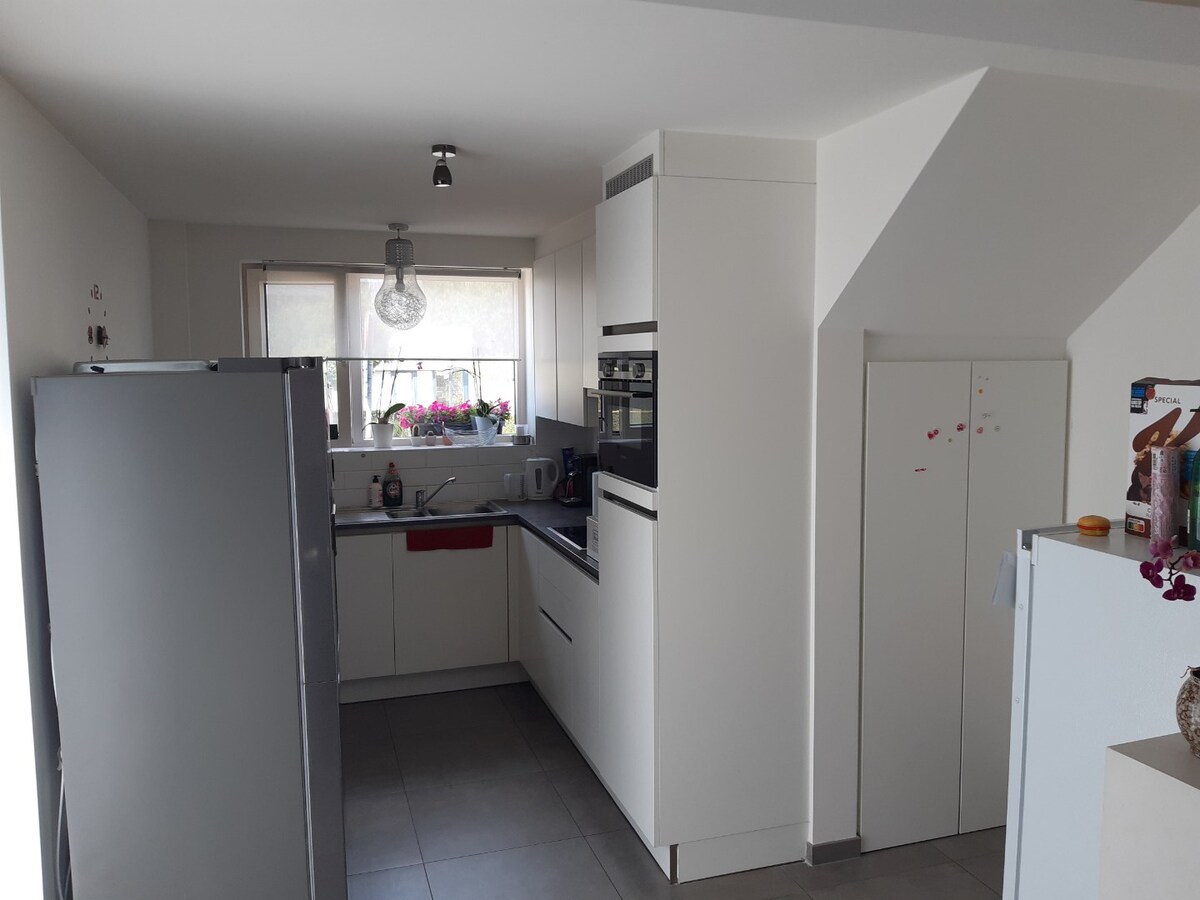 Half open (160 m²) met zonnepanelen ! 