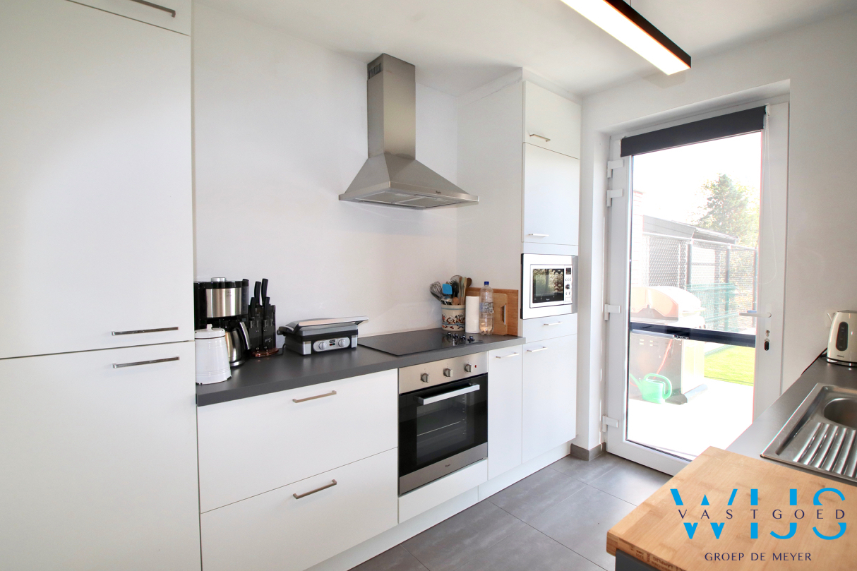 Instapklaar woonhuis met 3 slaapkamers &amp; tuin ! 