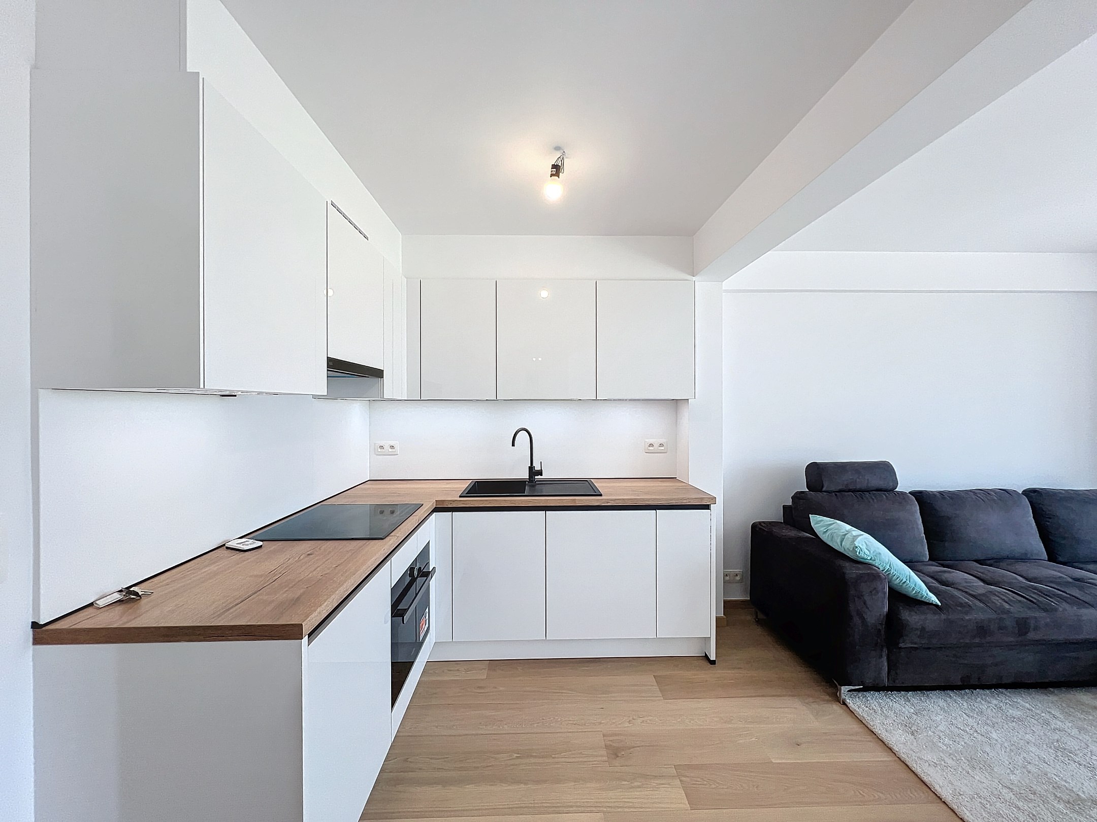 Stijlvol gerenoveerd 1-slaapkamerappartement met zeezicht op een toplocatie 