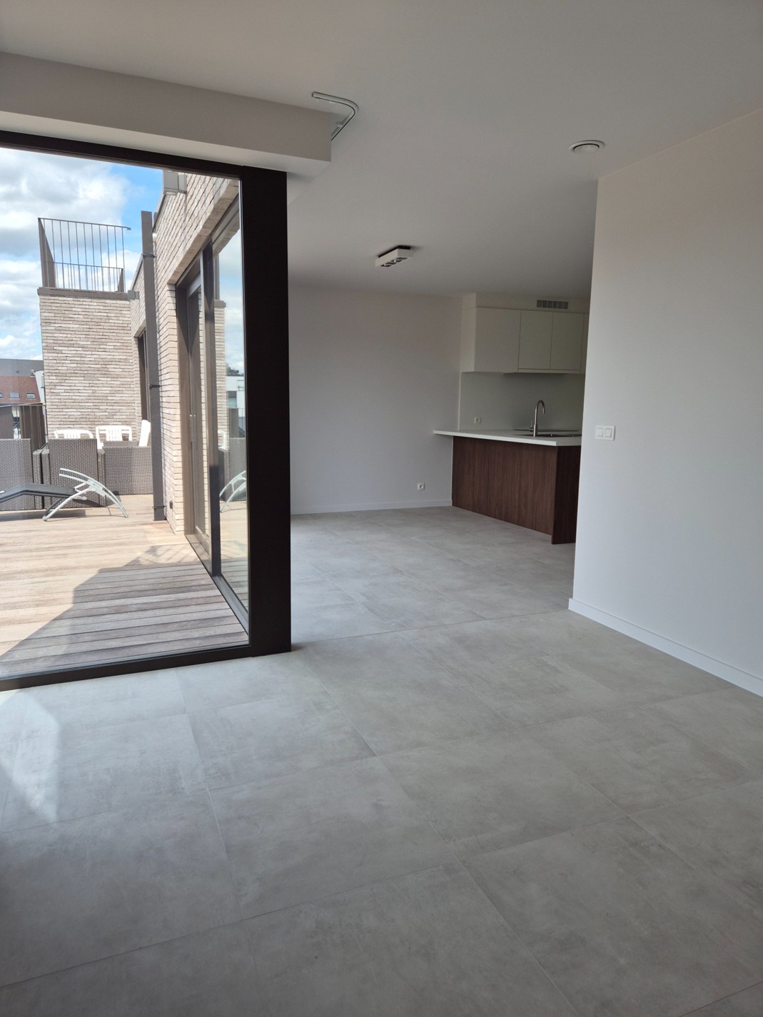Nieuwbouwappartement met 2 slaapkamers en terras 