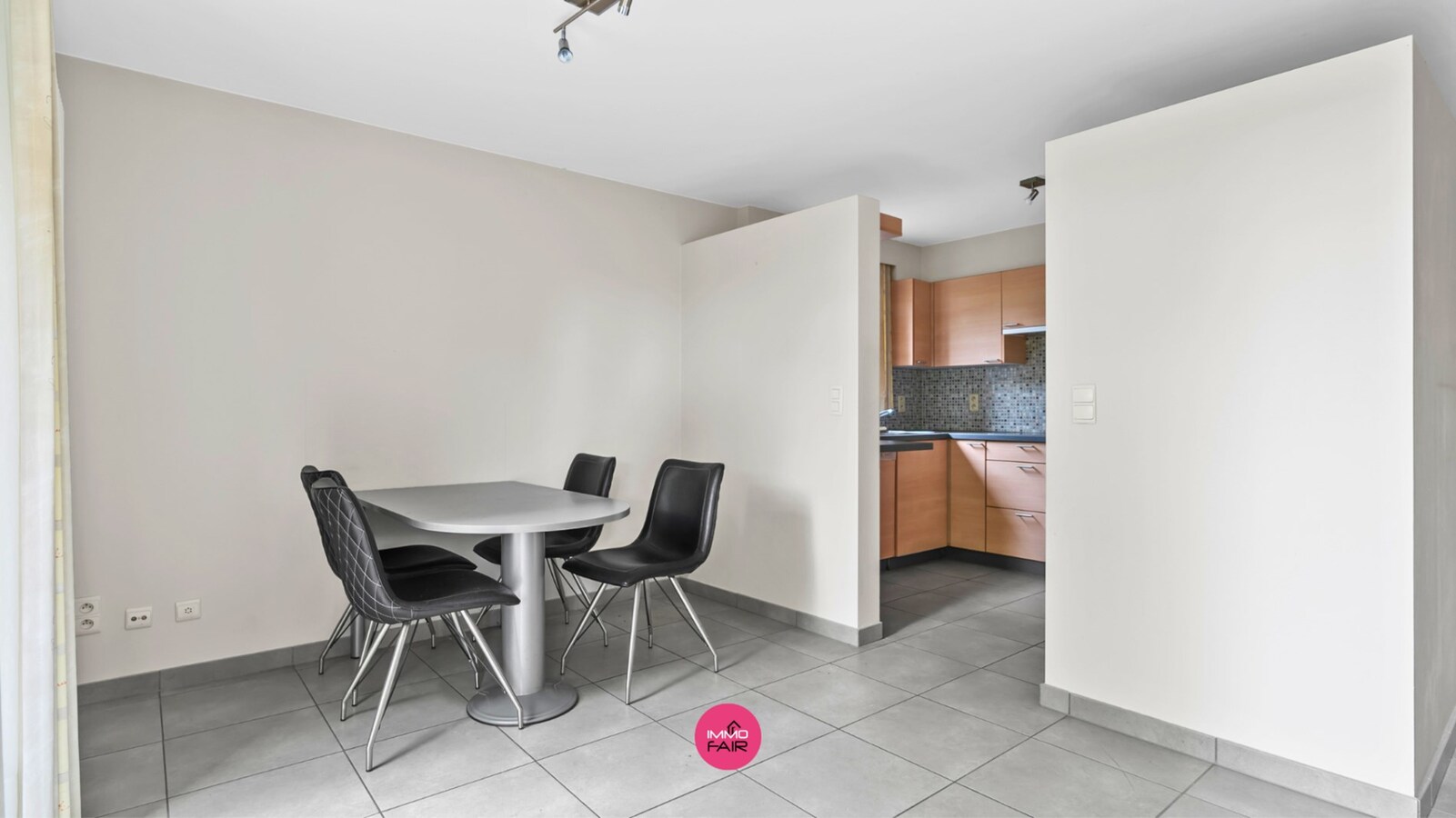 Instapklaar, gelijkvloers appartement in Wiemesmeer 