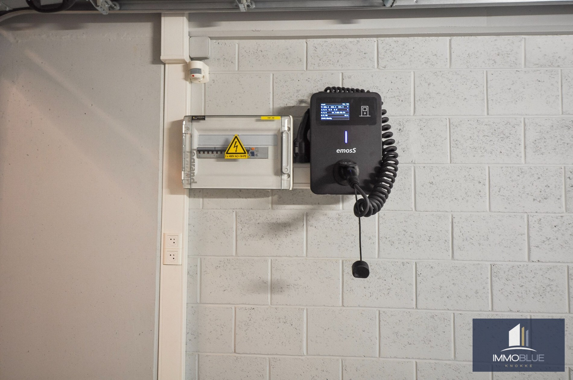 Royale garagebox gelegen in het Zoute. 