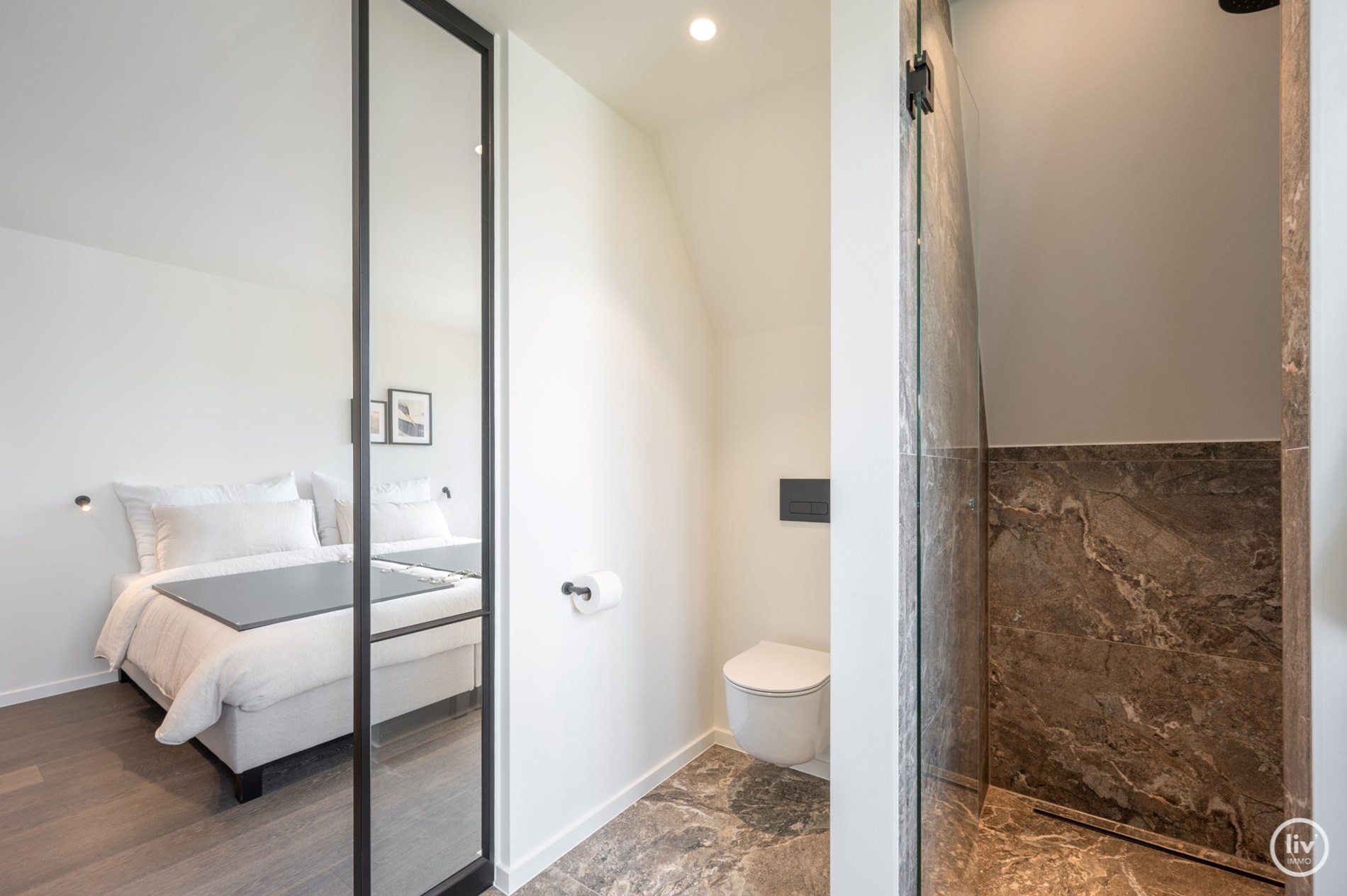 Belle villa individuelle, située au calme en bordure du Zoute, actuellement en rénovation. 