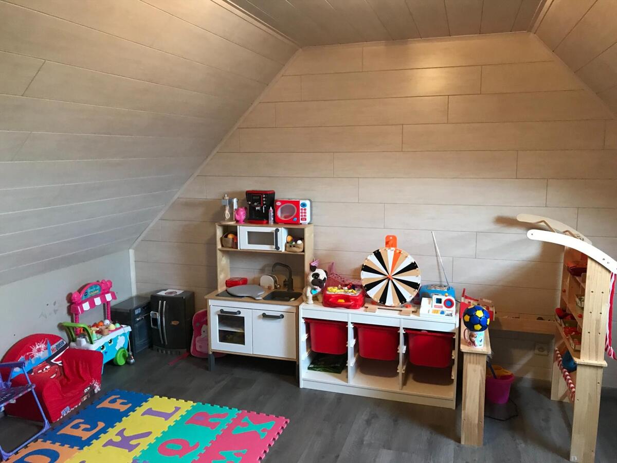 Rustig gelegen, verrassend ruime woning met 4 slaapkamers 