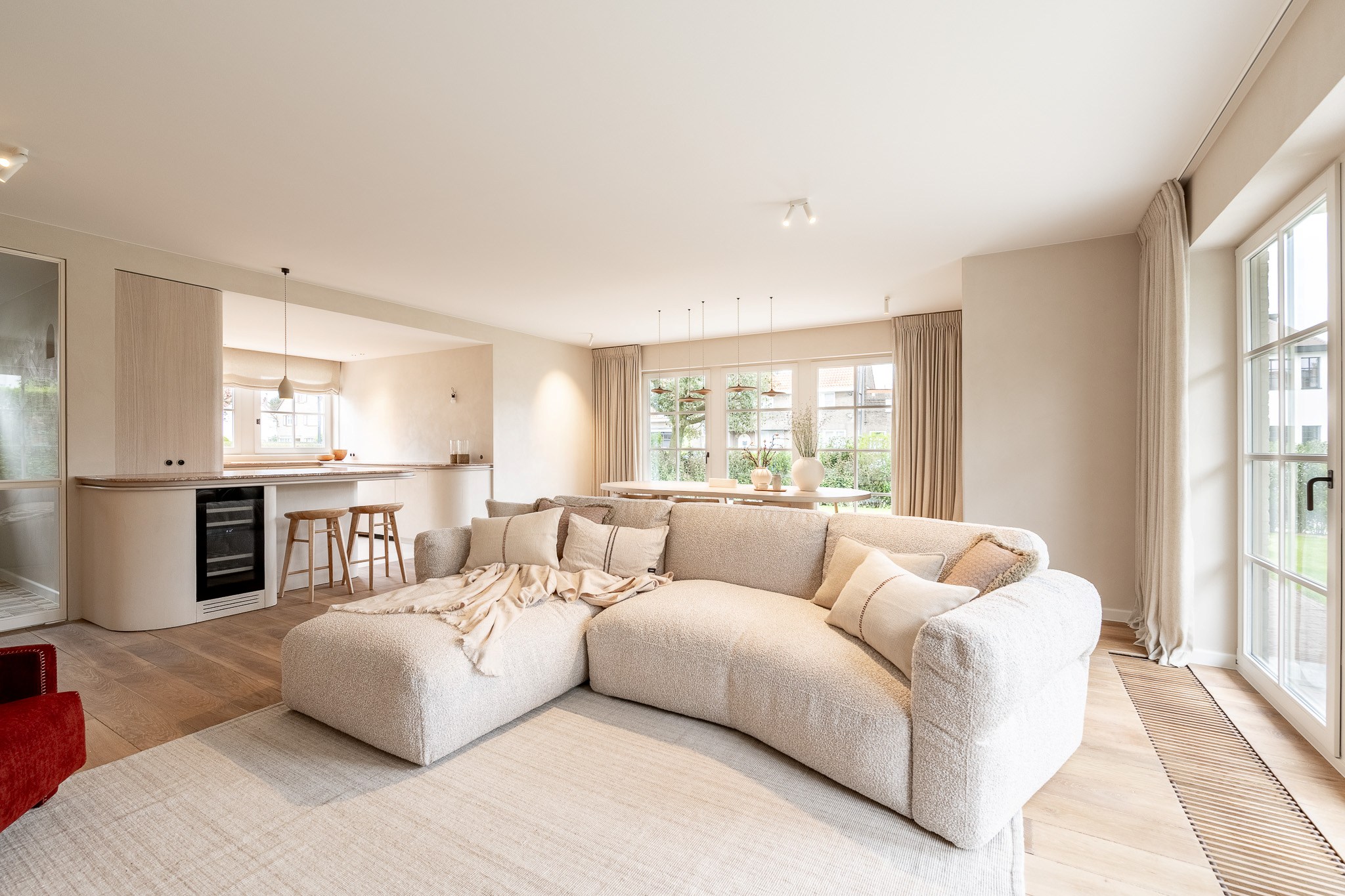 Prachtig gerenoveerde  halfopen woning op topligging nabij centrum, zee en strand 