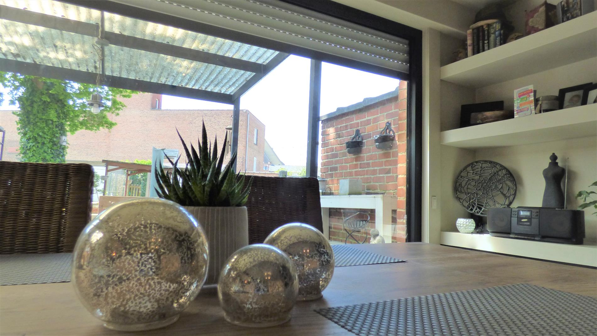 Aantrekkelijke en karaktervolle gezinswoning in het centrum van Zwevegem. 