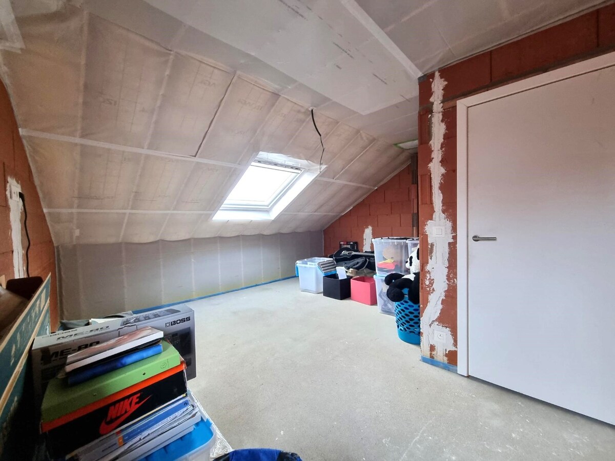 Halfopen nieuwbouwwoning (onder registratierechten!) met dubbele garage te Dudzele 