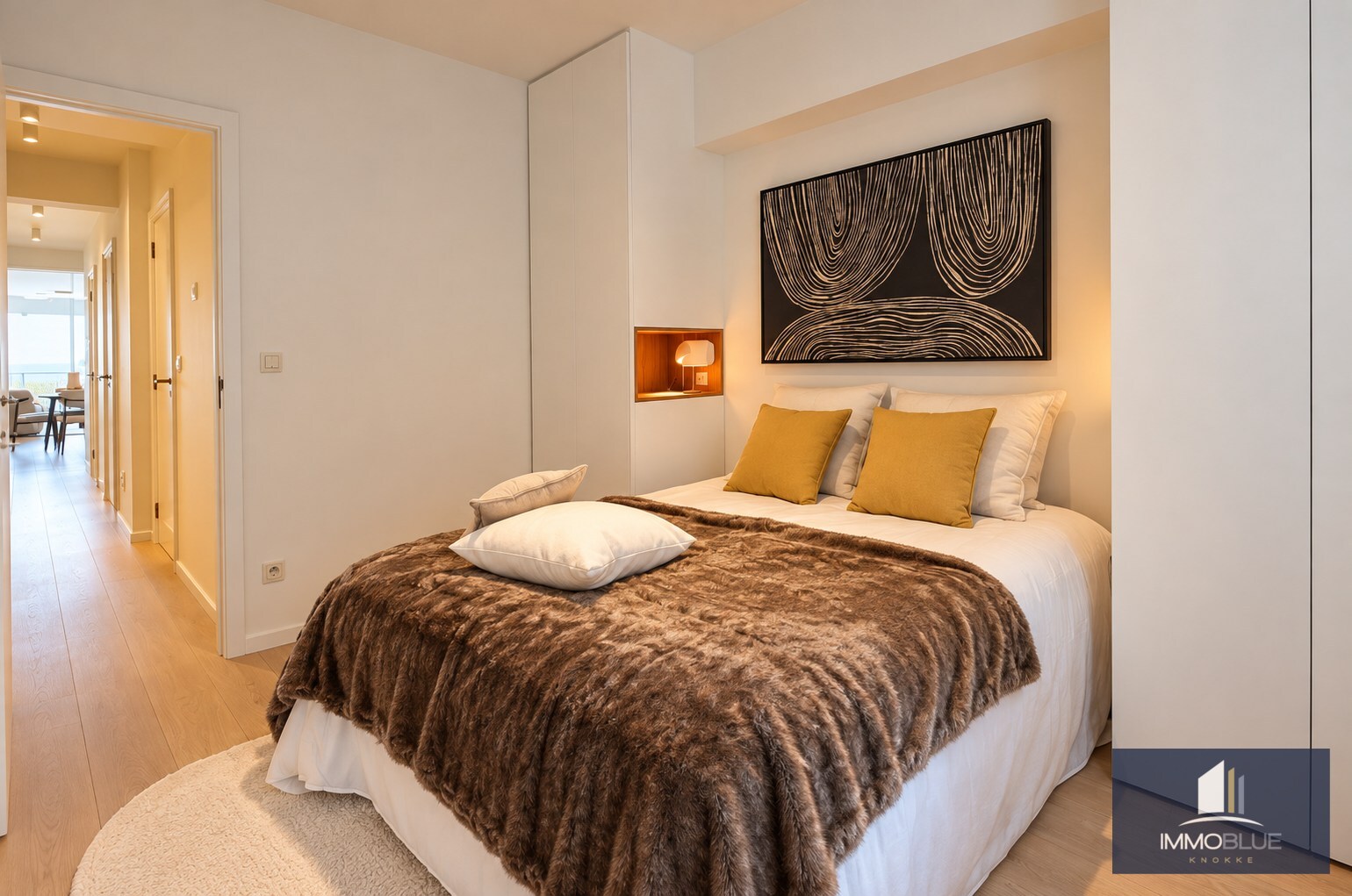 Volledig gerenoveerd appartement met frontaal zeezicht gelegen aan het Rubensplein. 
