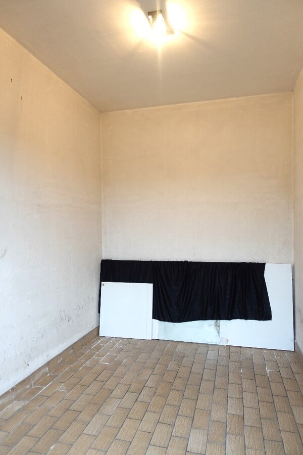 Opbrengsteigendom met 5 appartementen, 2 studio's en 4 garageboxen in Gistel 