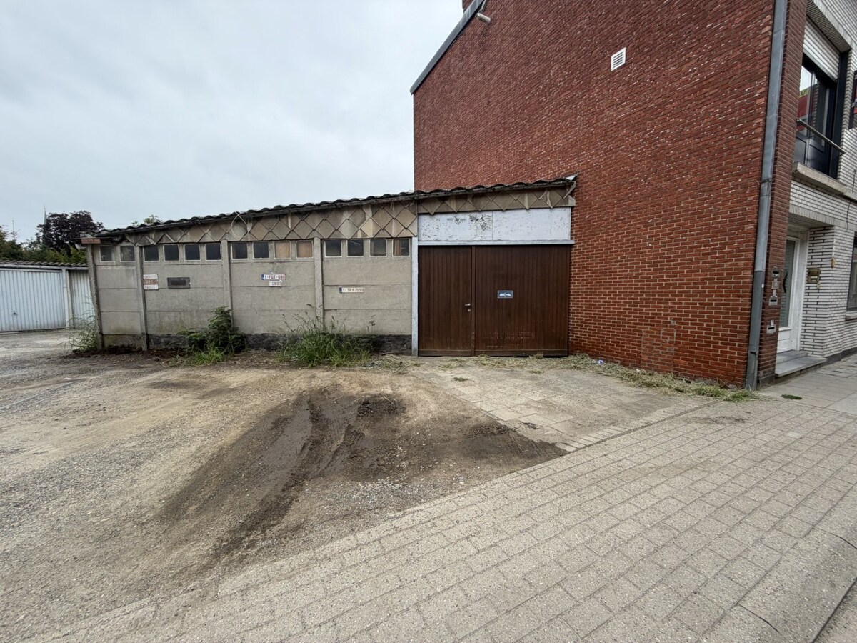 Te huur garage box - Geel