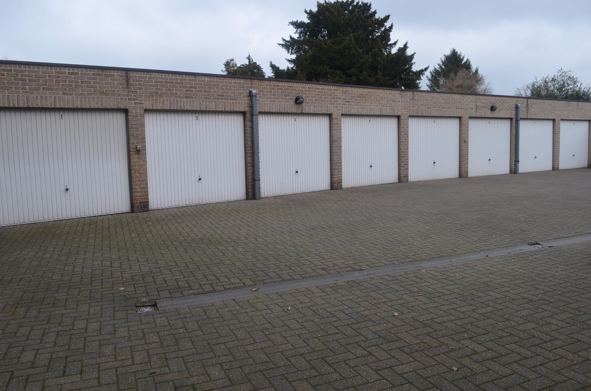 Gelijkvloers appartement 88m² met garage te centrum Lembeke 