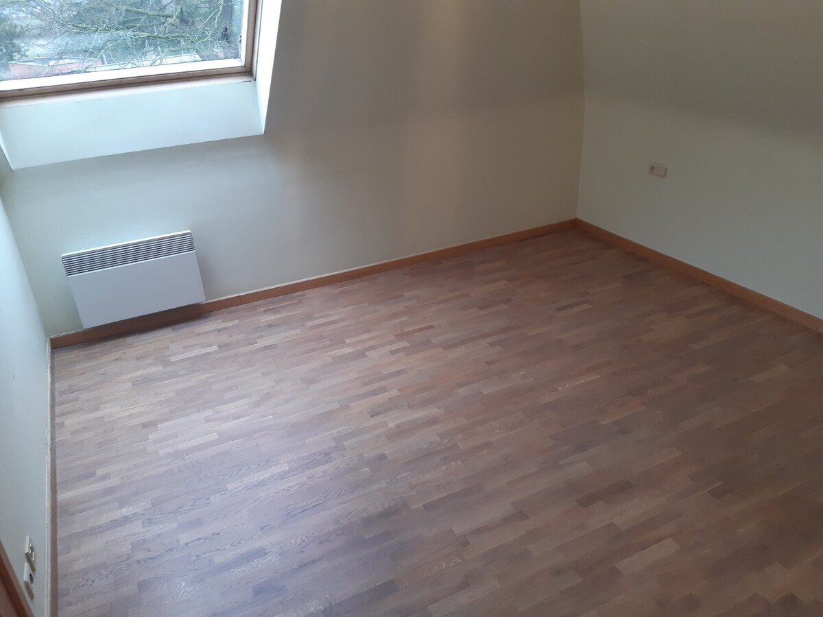 Ruim appartement met 2 terrassen naast Carrefour. 
