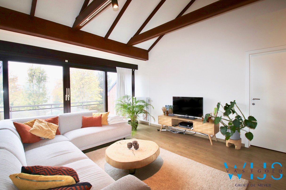 Uniek dakappartement te CENTRUM EVERGEM ! 