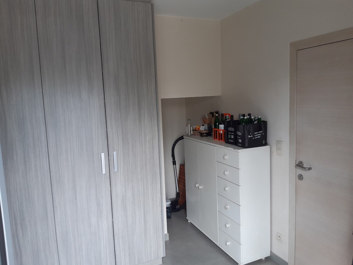 Recente, eigentijdse villa in doodlopende verkaveling ! 