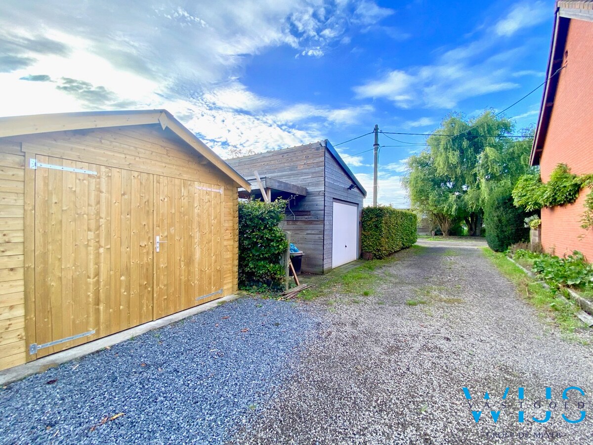 Volledig gerenoveerd woonhuis voor de brug van Zelzate ! 