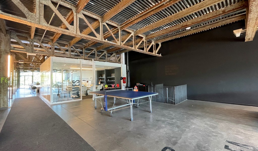 Uitzonderlijk loftkantoor te koop aan de Voorhaven in Gent