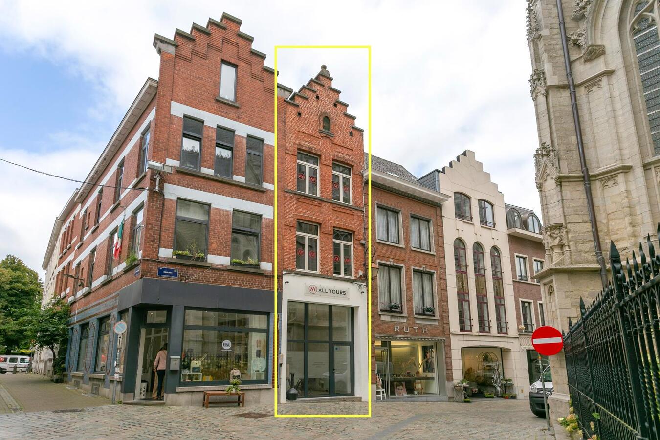 Verkocht commercieel kantoor - Halle