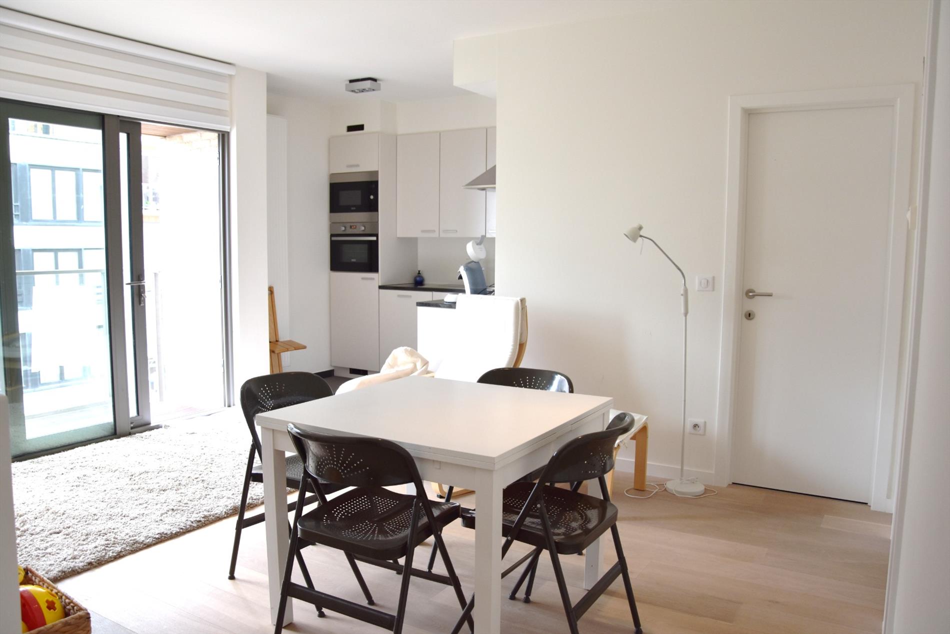 gemeubeld 2 slaapkamer appartement 