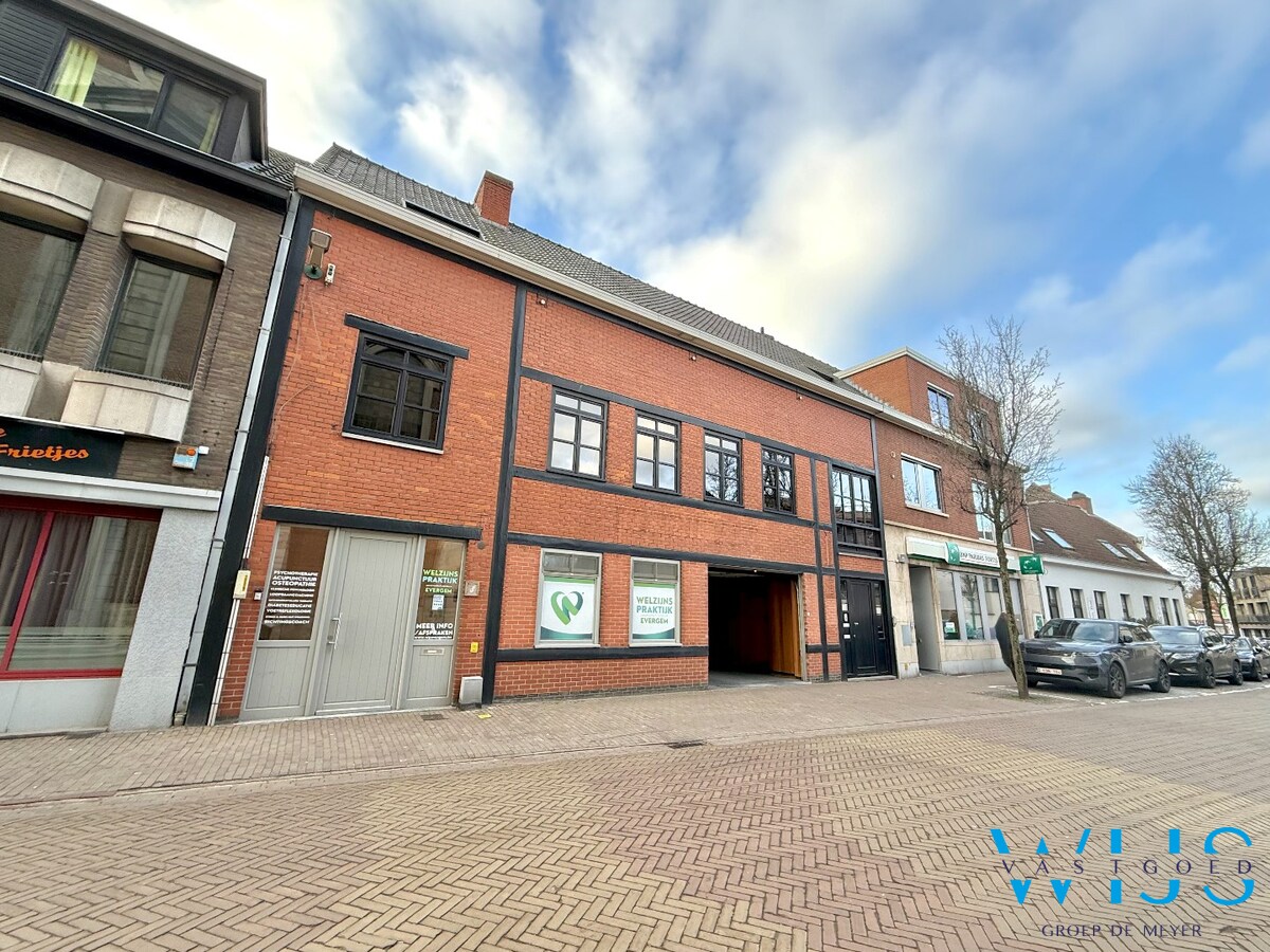 Uniek dakappartement te CENTRUM EVERGEM ! 