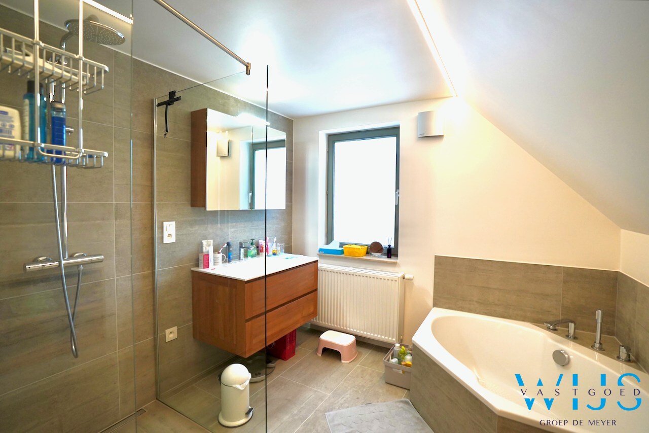 Tof woonhuis in een gekende woonwijk te Evergem 