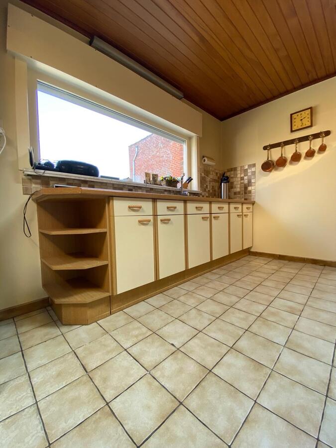 Woning met 3 slaapkamers en loods te Kortemark 