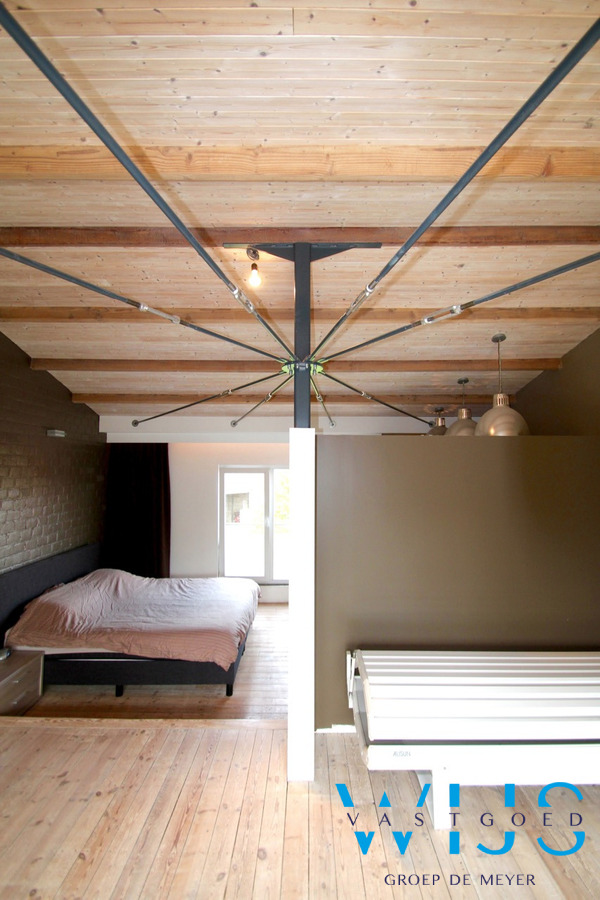 Unieke ruime gerenoveerde woning  ! 