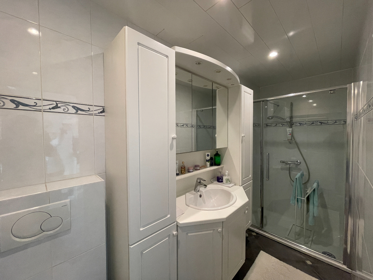 Ruime rijwoning met 2 slaapkamers in centrum Roeselare 