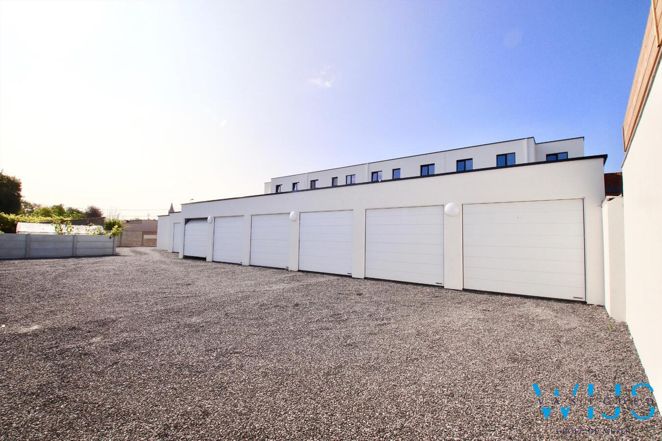 Gelijkvloers appartement met TUIN &amp; GARAGE te Zelzate! 