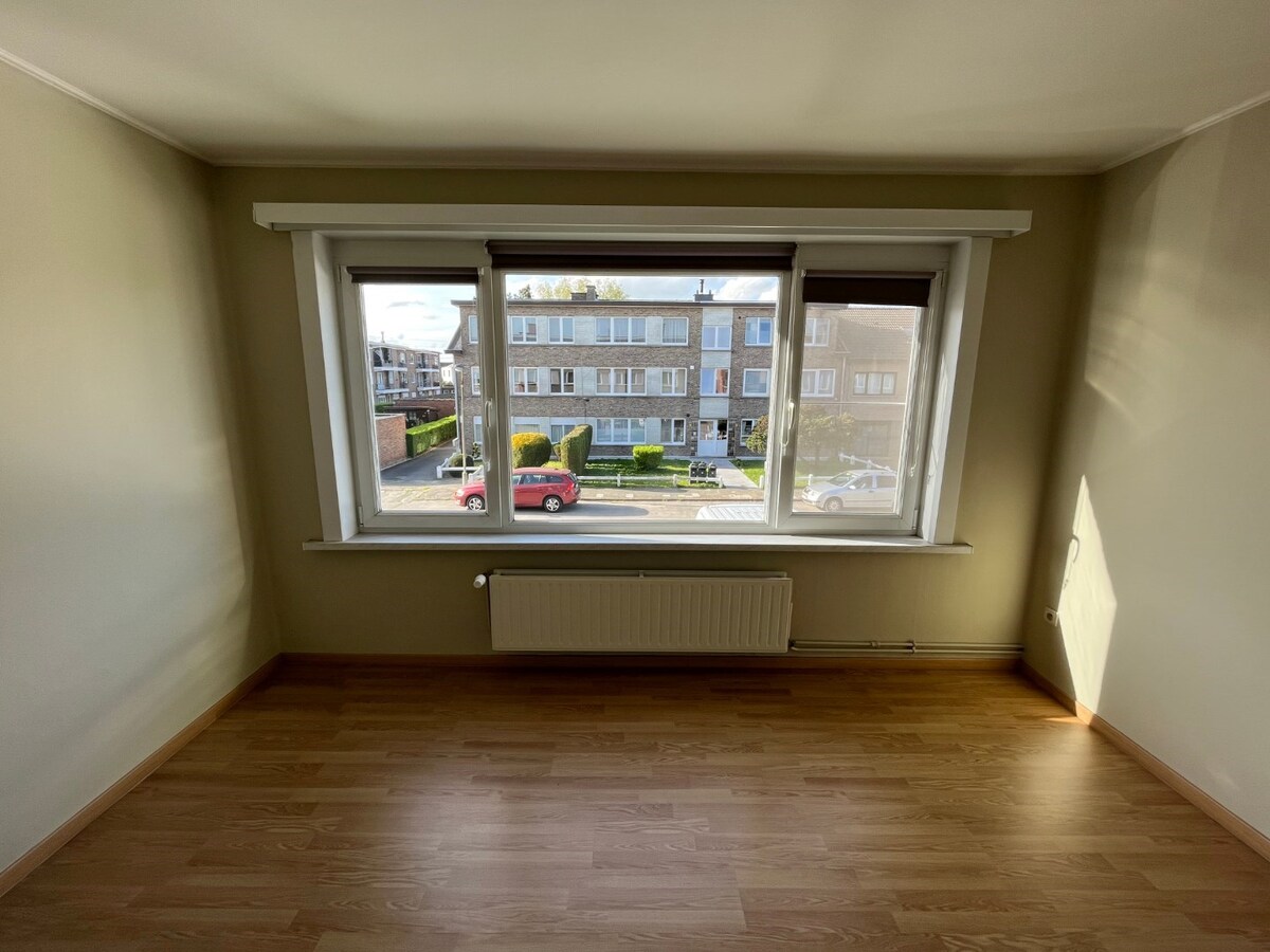 Ruim 2-slp-appartement met garage 