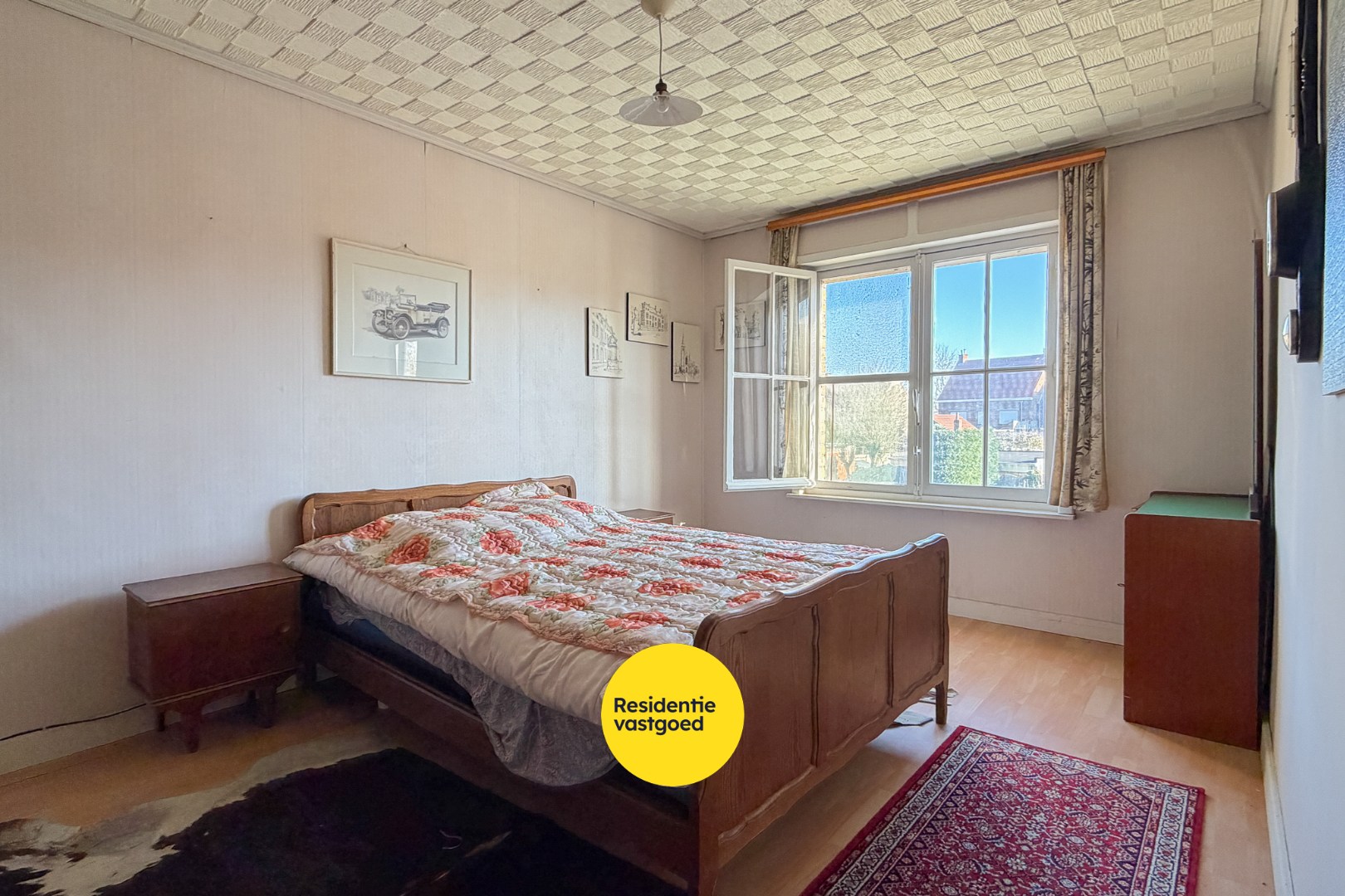 Ruime woning met zuidgerichte tuin te Sint-Michiels 