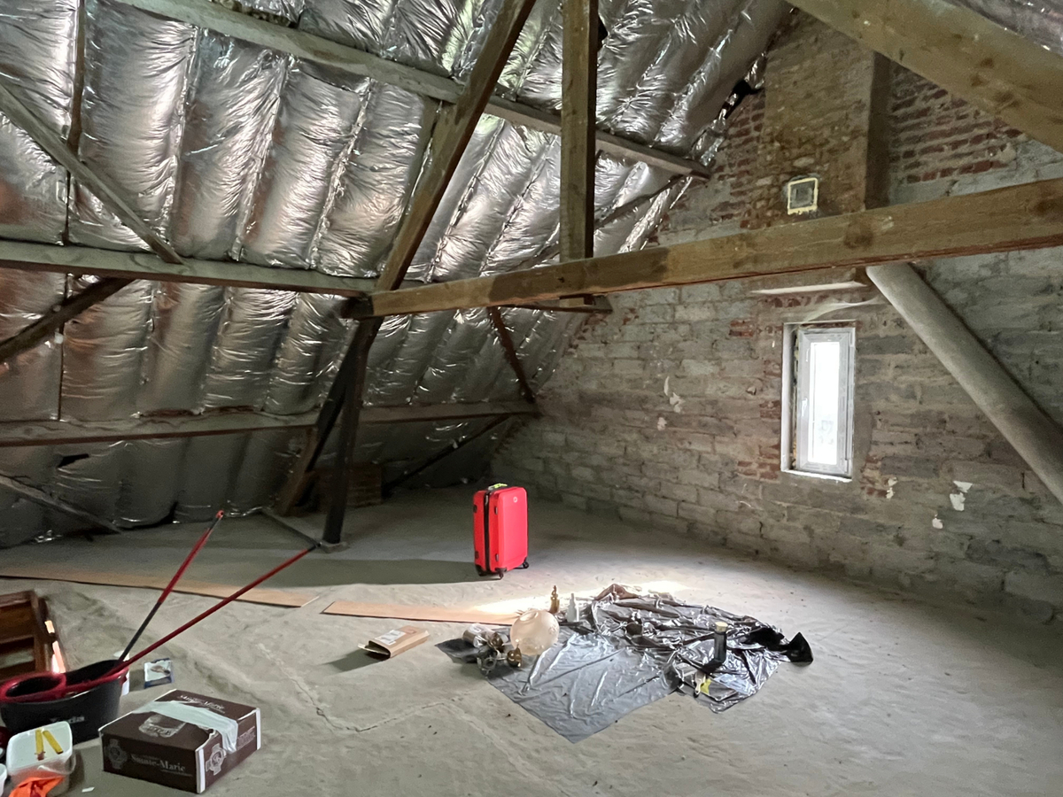 Aangename woning met tuin : zeer rustig gelegen én op slechts 50 m van de Gaverse Markt. 