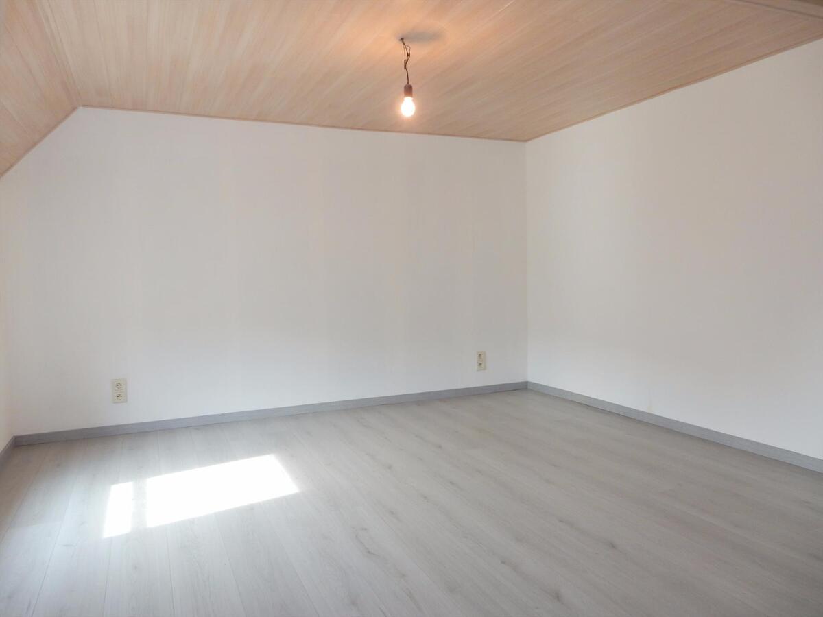 Half-open gerenoveerde woning 