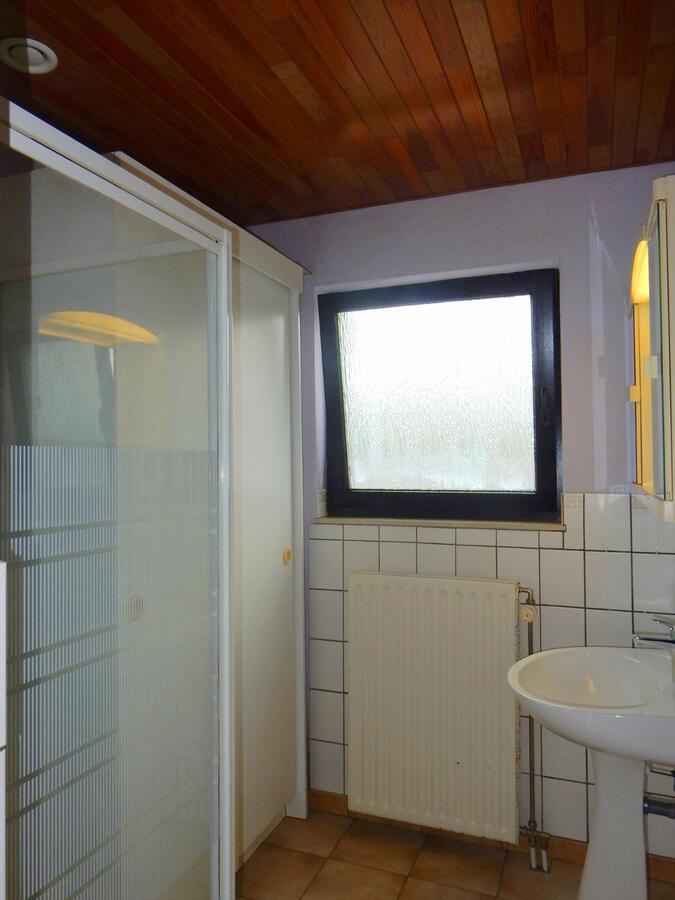 Alleenstaande woning met loods 
