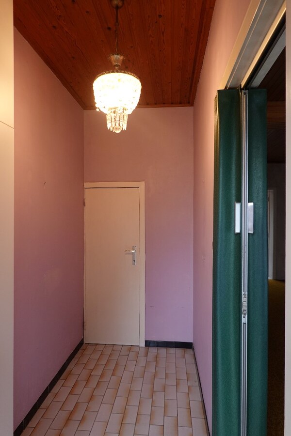 Te renoveren woning op uitstekende ligging in Varsenare 