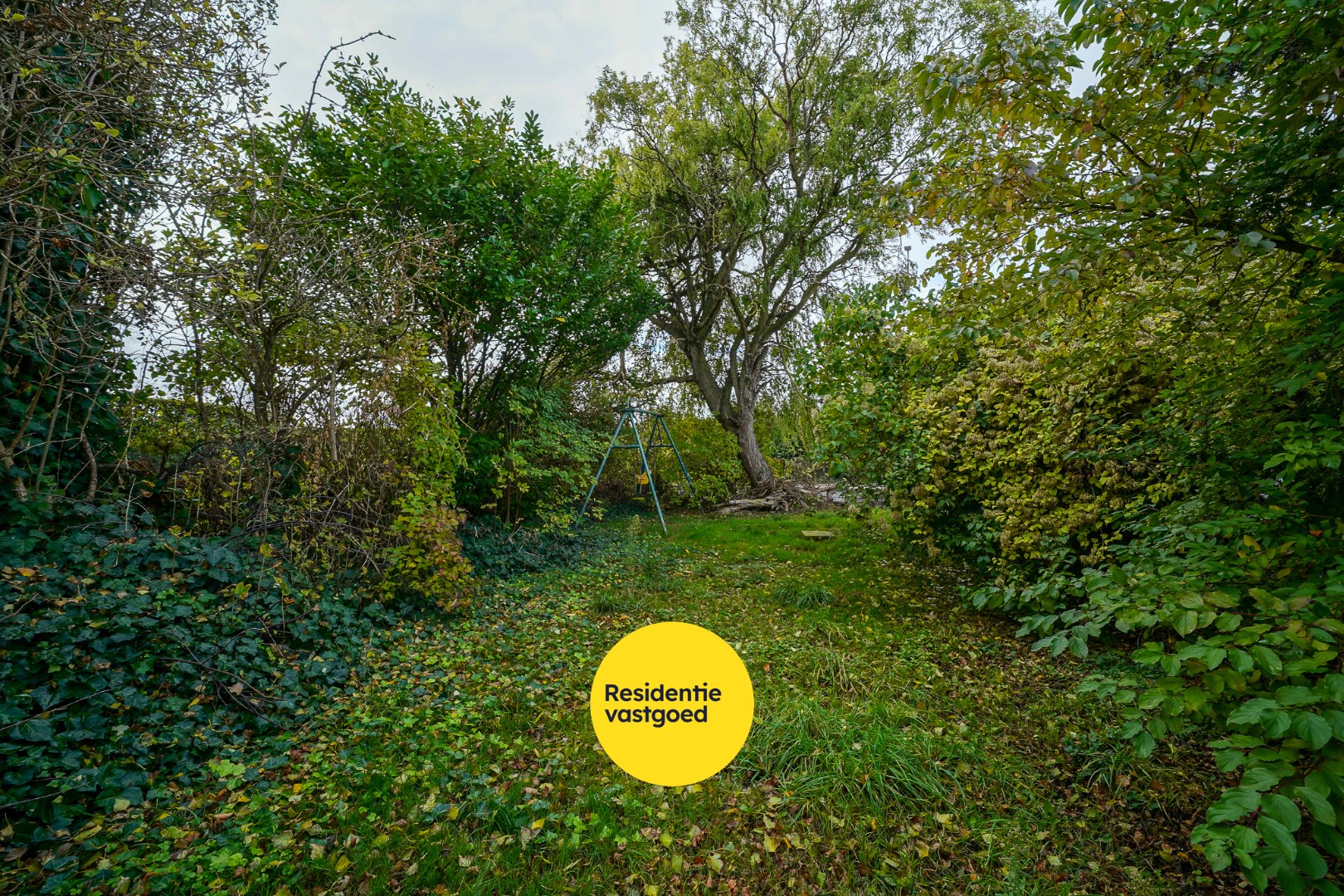 Ruime woning met dubbele garage en 6 slaapkamers in Bredene – ideaal renovatieproject 