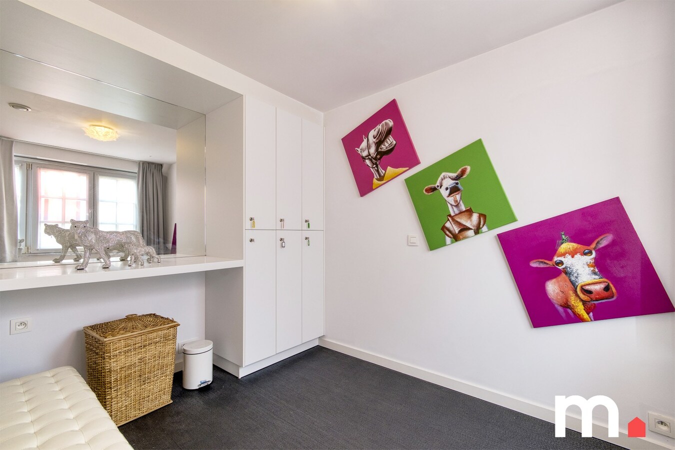 Charmante instapklare woning met zwembad te koop in Moorslede. UNIEKE KANS ! 