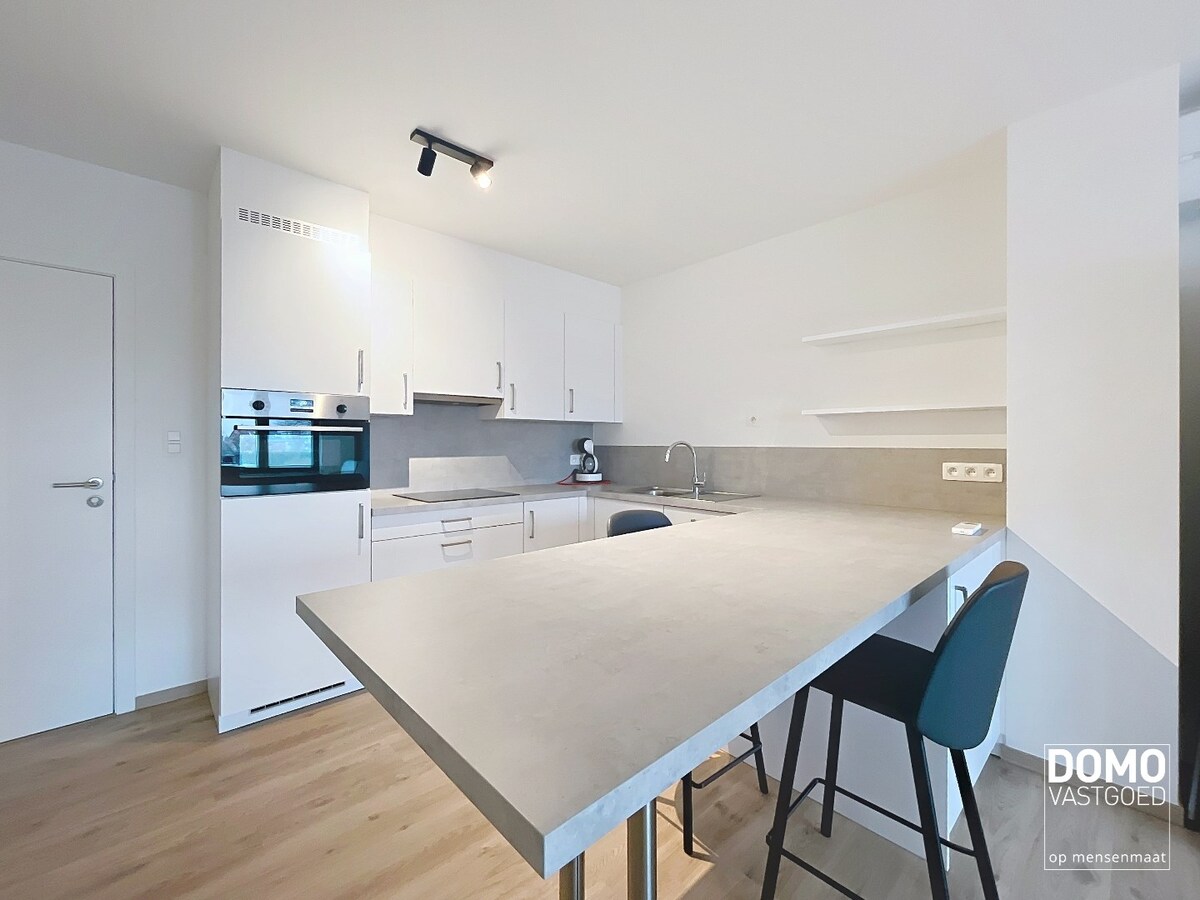 LUXUEUS EN BEMEUBELD 1 SLAAPKAMER APPARTEMENT TE TUILT (KURINGEN) 