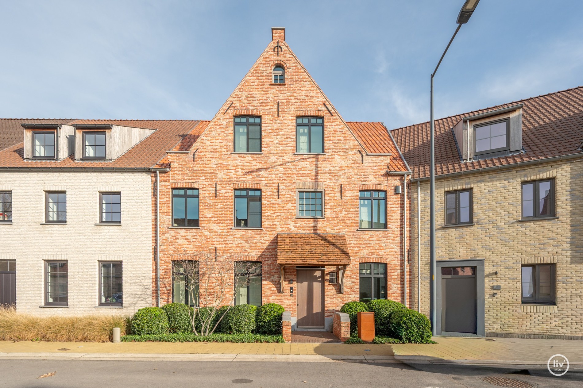 Luxueus afgewerkte energie zuinige woning met zwembad te Knokke 