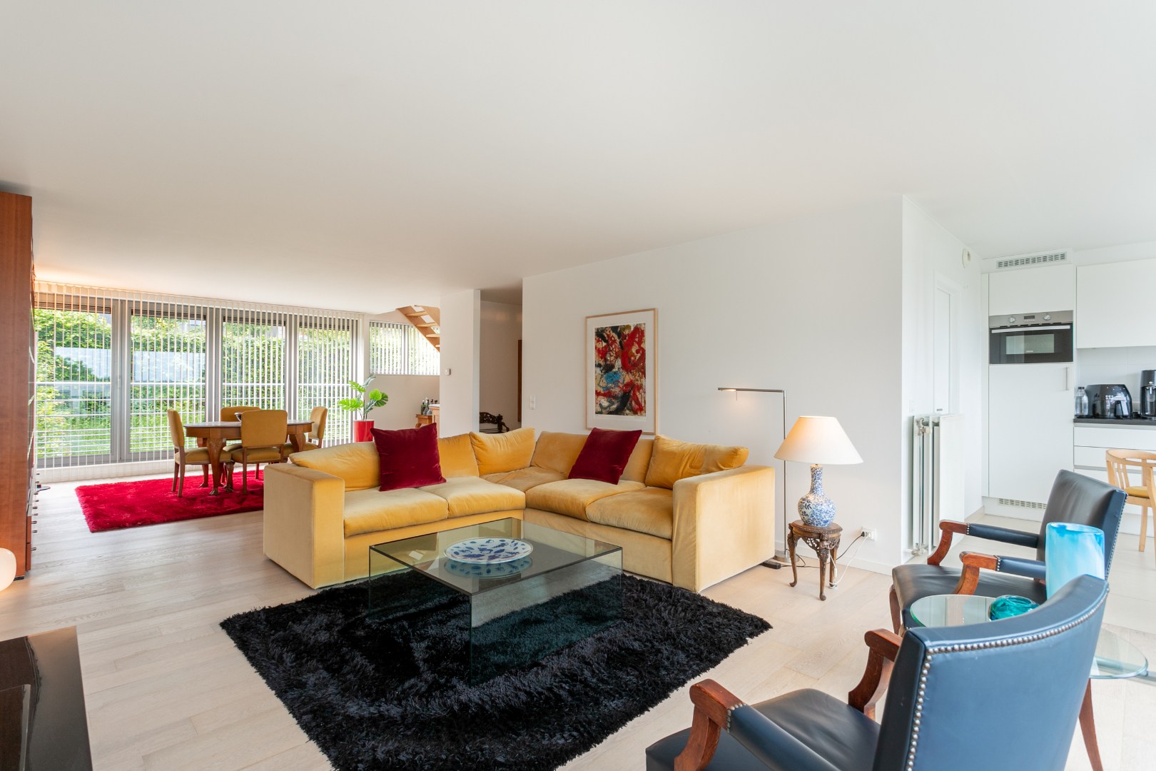 Instapklaar duplex app. met garageboxen te Beersel 