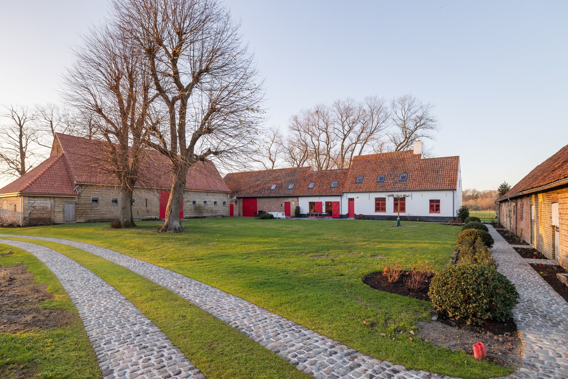 Authentiek gerenoveerde hoeve te Varsenare — een uitzonderlijk landelijke eigendom nabij Brugge 