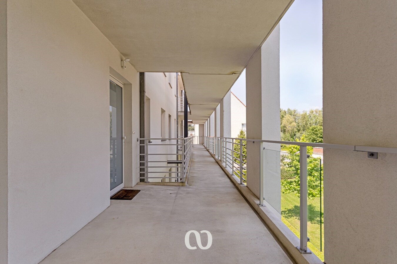 Top gelegen één slaapkamer appartement met leuk terras 